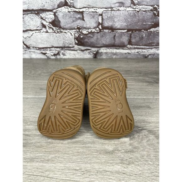 UGG Keelan Tan Brown Suede Sheepskin Lined Boots Toddlers Kids Size 1M US/16EU - Picture 7 of 16